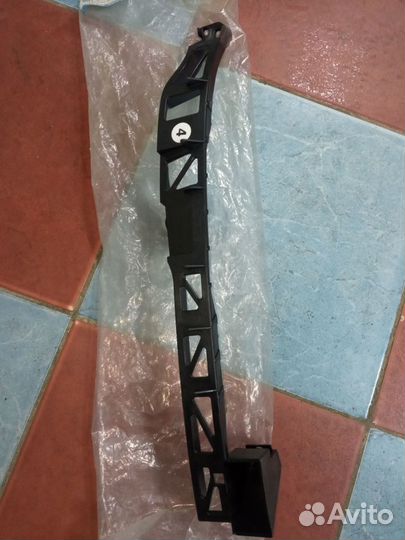 Кронштейн фар правый mazda 3 (2002-2009) (седан)