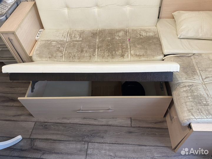 Кухонный уголок (разворот - правый)