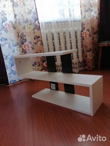 Полка настенная навесная. новая