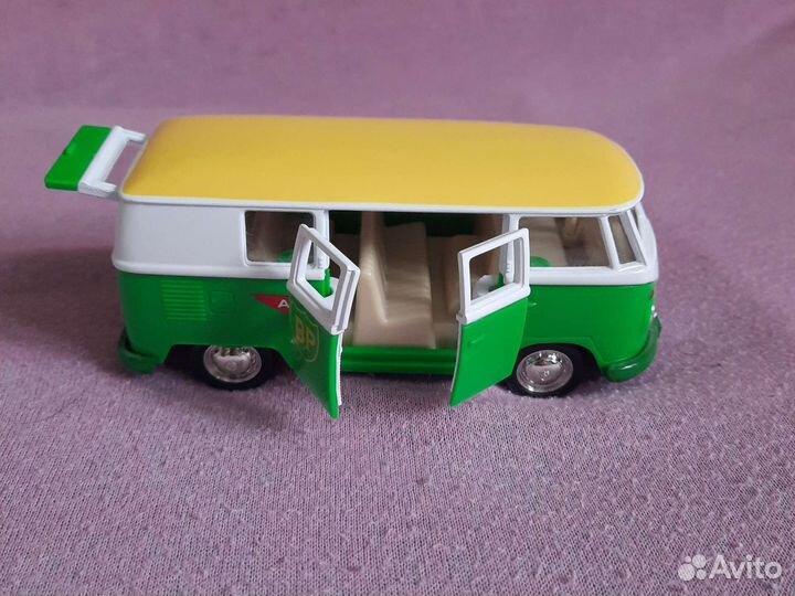 Модель микроавтобуса Фольксваген Т1 Transporter