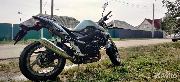 Suzuki GSR 750A