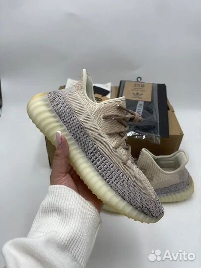 Кроссовки adidas yeezy boost / изики