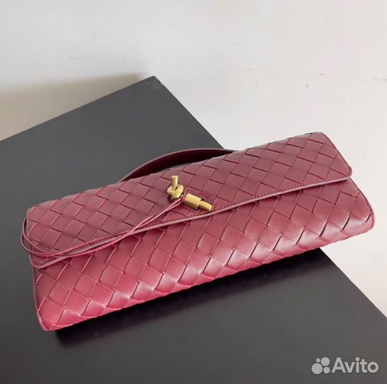 Kлатч Bottega Veneta