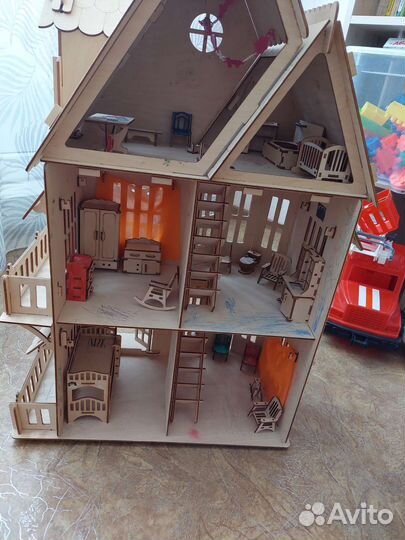 Домик кукольный