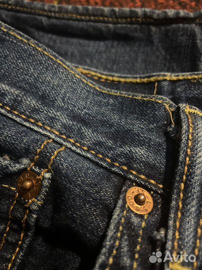Джинсы levis