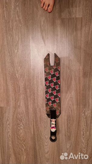 Дека на трюковой самокат