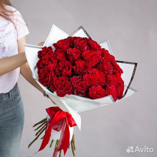17 красных роз
