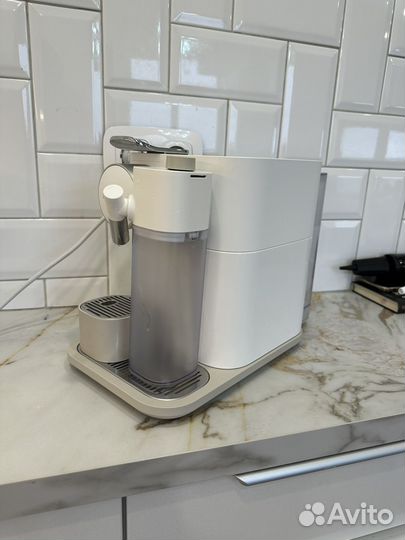 Кофемашина nespresso latissima