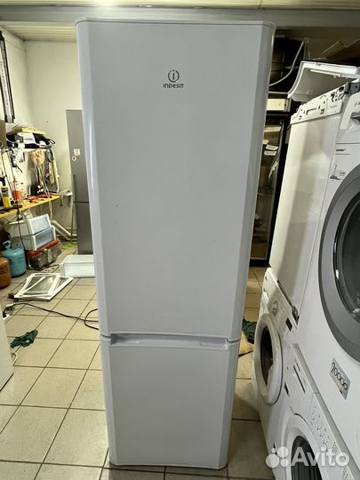 Холодильник indesit