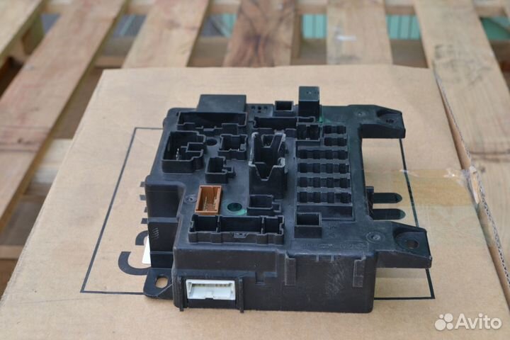 Блок предохранителей Outlander 2 Peugeot 4007