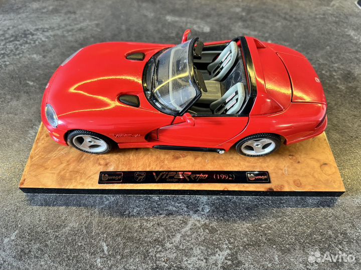 Dodge Viper 1:18 Burago