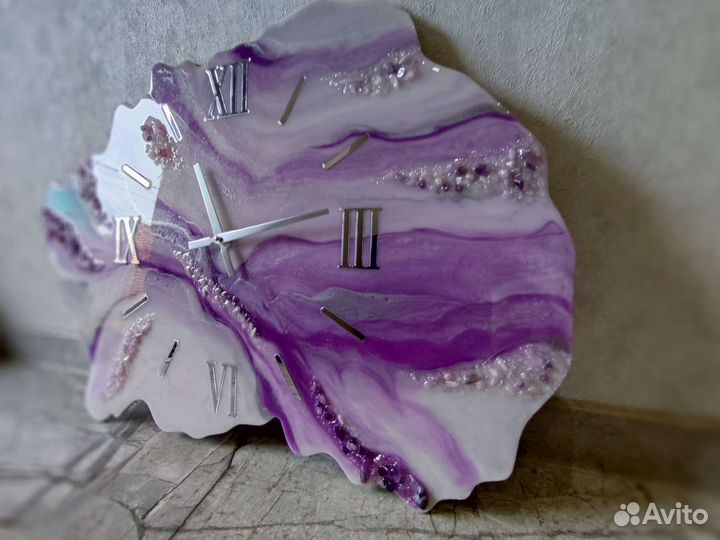 Часы, картины, столы, наборы сервировки на заказ