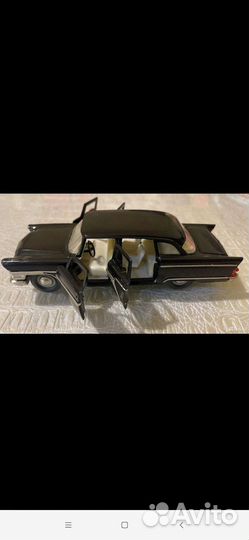 Коллекционная машинка Чайка Газ -13 СССР