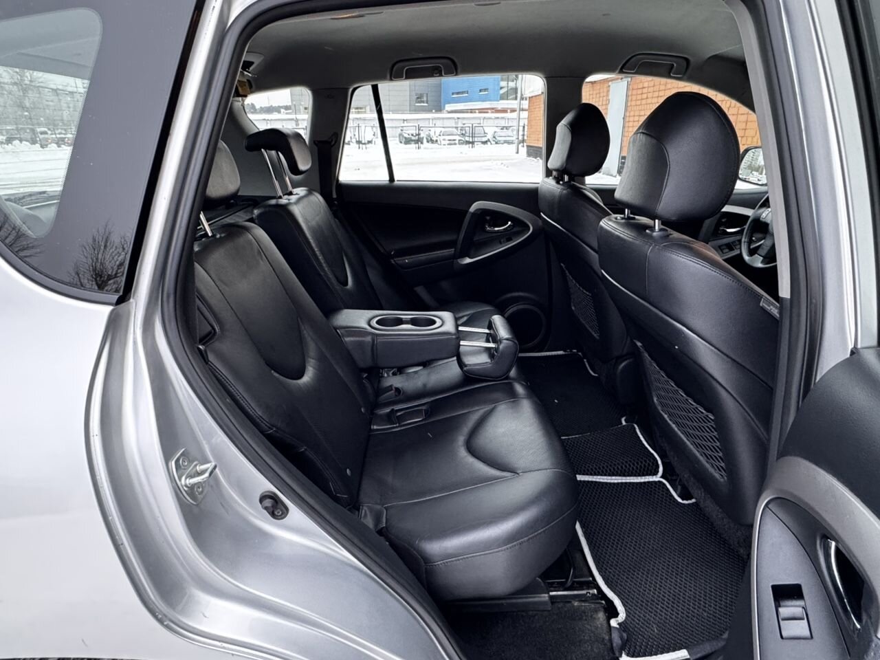Toyota RAV4: фото владельца