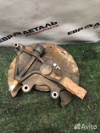 Кулак поворотный задний правый Kia Spectra седан