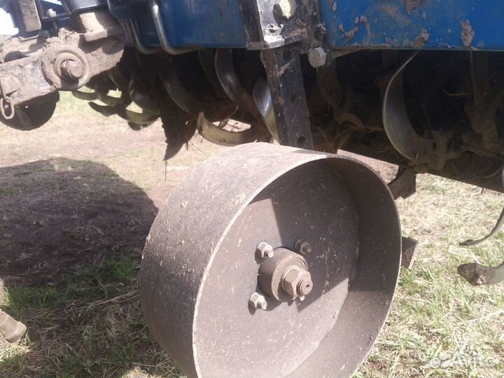 Вспашка огородов под газон трактором фрезой и плуг
