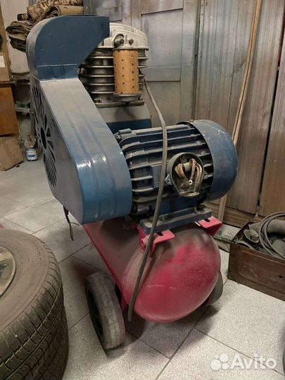 Воздушный компрессор