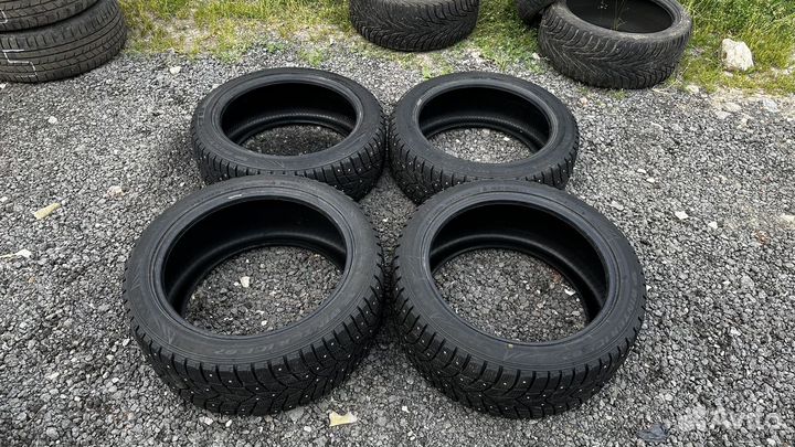 Dunlop SP Winter Ice 02 245/45 R19 и 275/40 R19