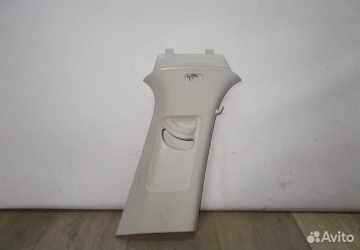 Обивка стойки правая бу Skoda Octavia A7 OEM 5E086