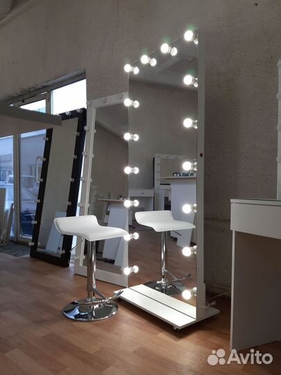 Ростовое безрамное зеркало на колесиках новое