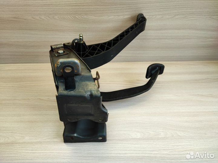 Блок педалей Renault Duster