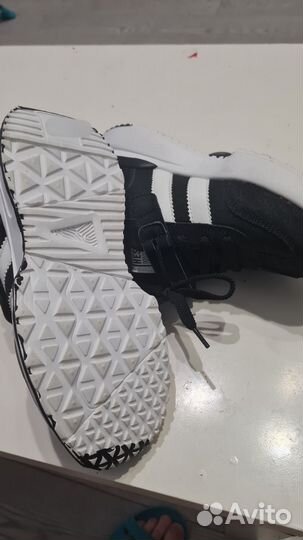 Кроссовки новые 35