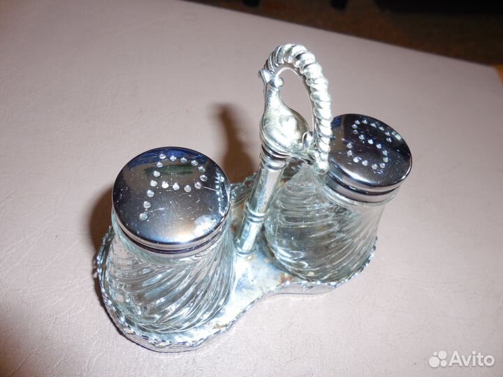 Солонка+ Перечница,Бакалы.Чашка и блюдце новые