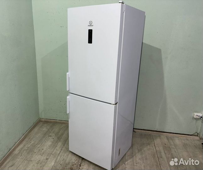 Холодильник indesit by