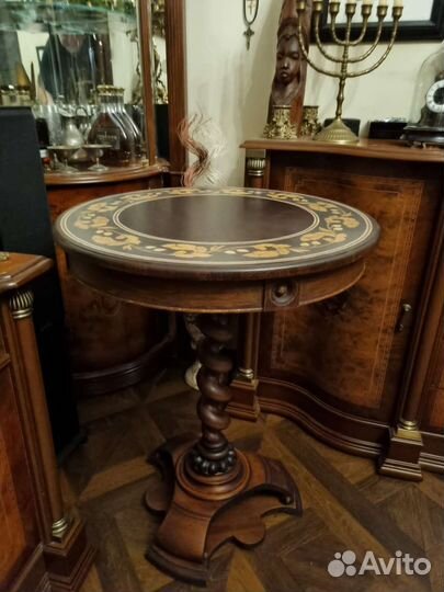 Столик коллекционный, 