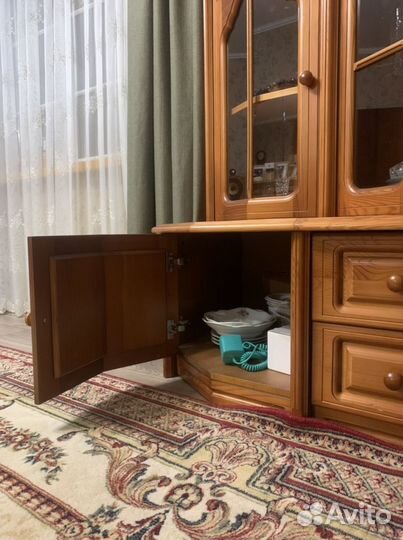 Шкаф витрина для посуды