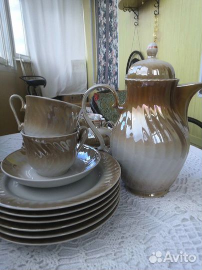 Сервиз чайный новый с тарелками