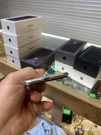 iPhone X, 64 ГБ