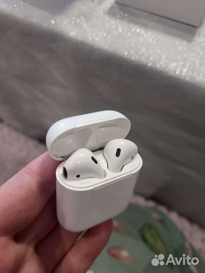 Беспроводные наушники apple airpods