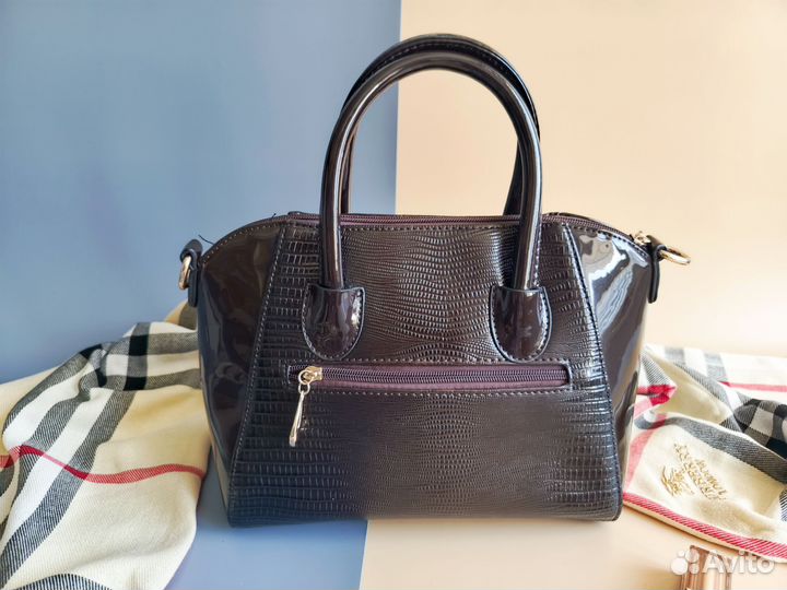 Сумка женская лаковая коричневая