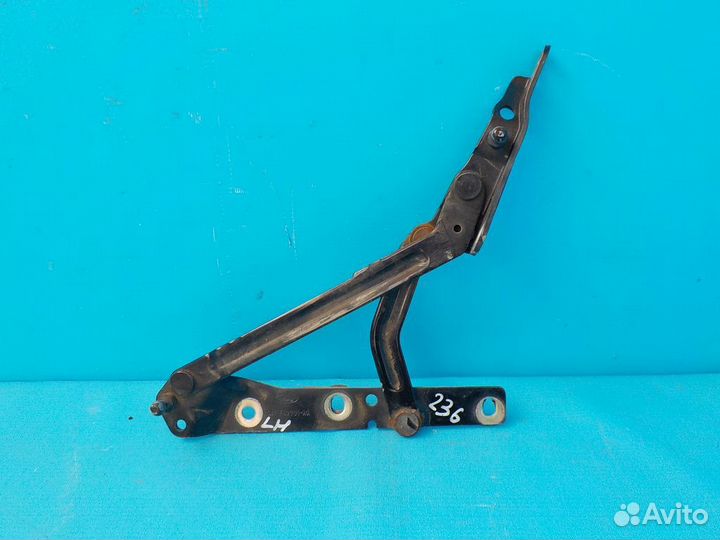 Петля крышки багажника левая Ford Focus 2 2005-2011