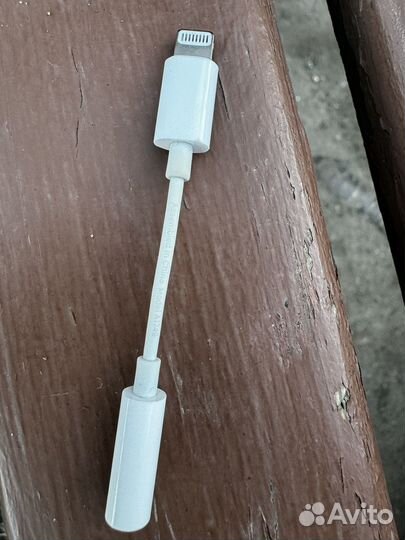 Переходник ориг apple iPhone с lighting на aux 3.5