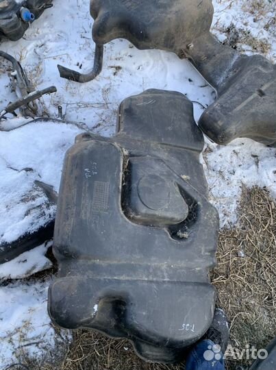 Топливный бак Тойота Авенсис T25 2003-2008