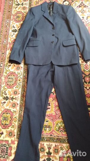 Школьный костюм размер 50 и брюки синие
