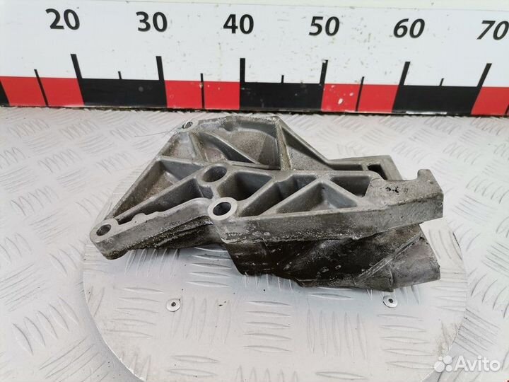 Кронштейн двигателя Volkswagen Polo 3 2001