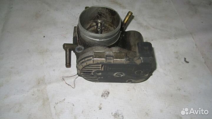 Дроссельная заслонка Ауди Фольксваген 06A133062D