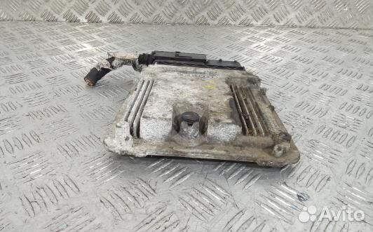 Блок управления двс audi Q7 (UAD01PC01)