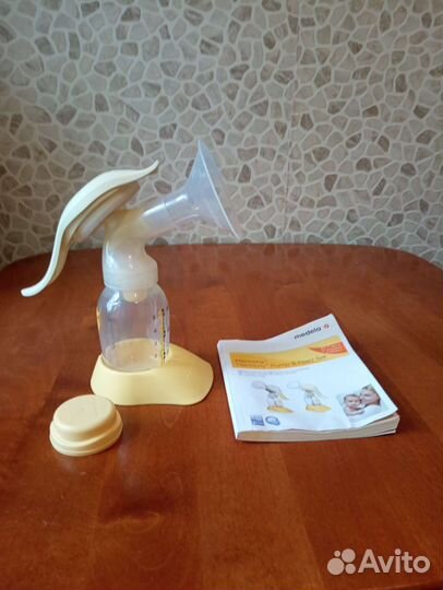 Молокоотсос ручной Medela Harmony