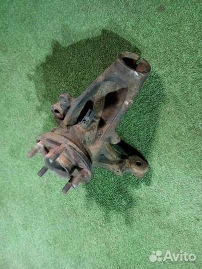 Поворотный кулак передний левый Ford Focus 3