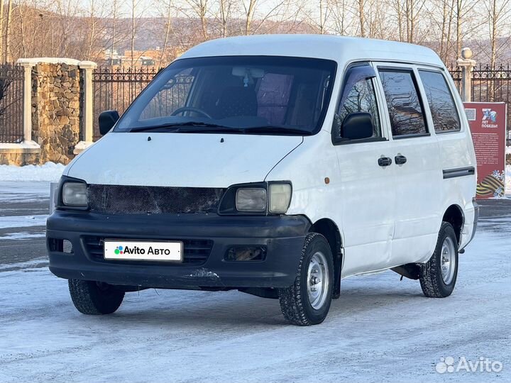 Toyota Town Ace 1.8 AT, 2003, 200 000 км