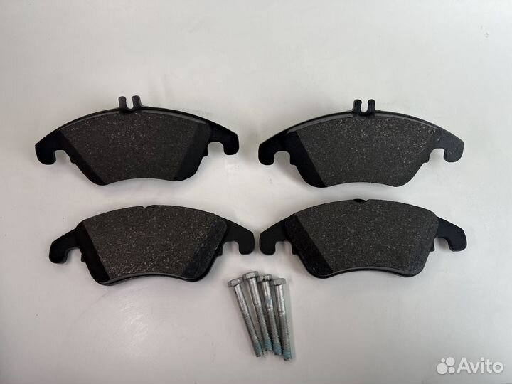 Тормозные колодки Mercedes-Benz A0064202820