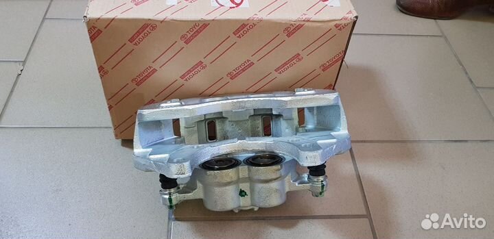 Суппорт задний левый hino 300 (У/К)