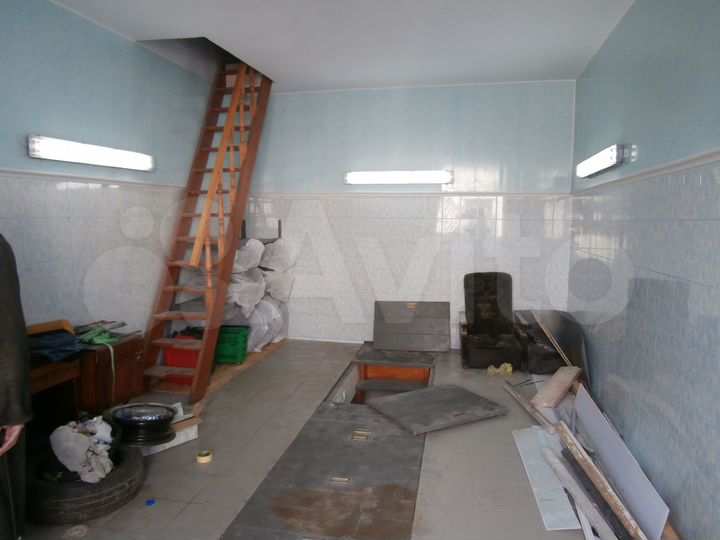 Гараж, > 30 м²