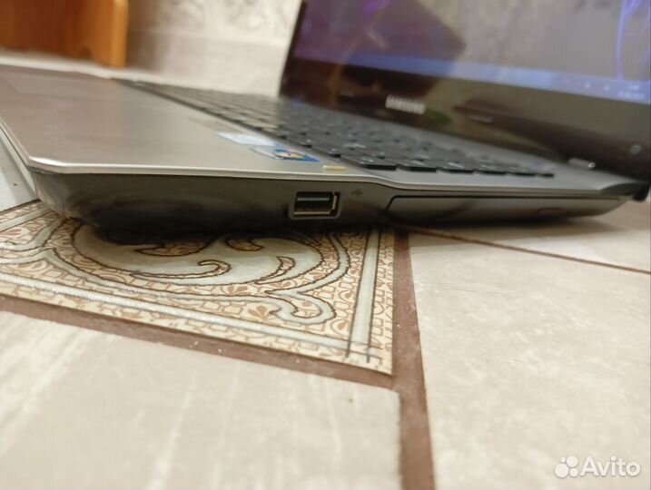 Быстрый Samsung Core i5 2410m GT520m