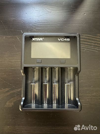 Зарядное устройство для аккумуляторов Xtar VC4S