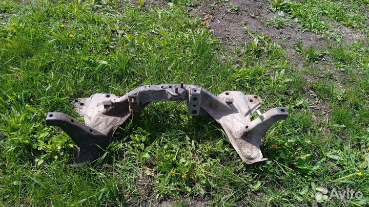 Подрамник Mazda 626